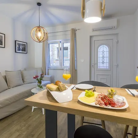 Apartment Palace Paulina B Novi Vinodolski