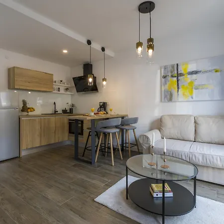 Palace Paulina B * Novi Vinodolski