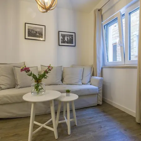 Apartment Palace Paulina B Novi Vinodolski
